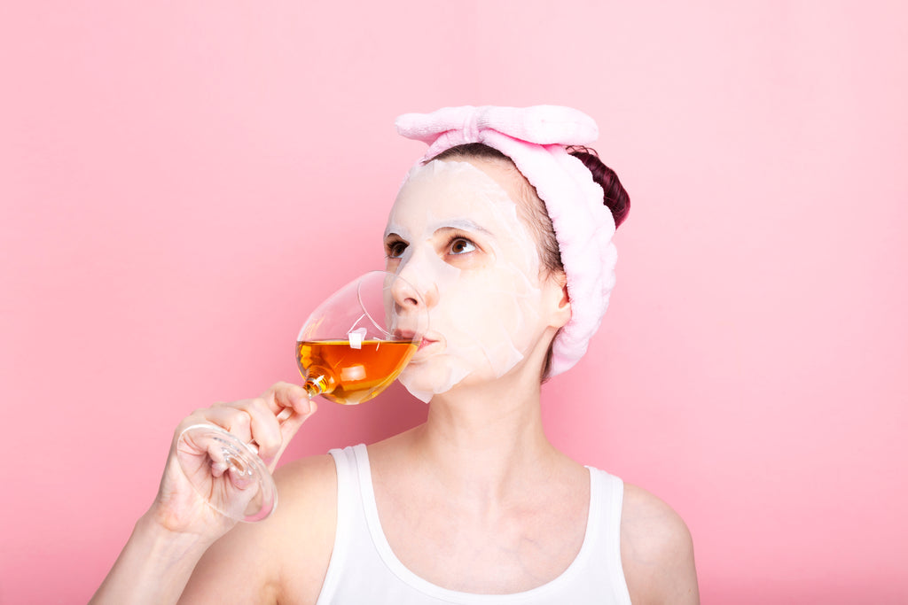 4 MANEIRAS DE USAR O VINHO NA SUA PELE